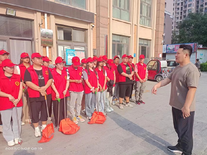 9月2日华体育app官方下载在凤凰城A区开展志愿服务活动 (4).jpg